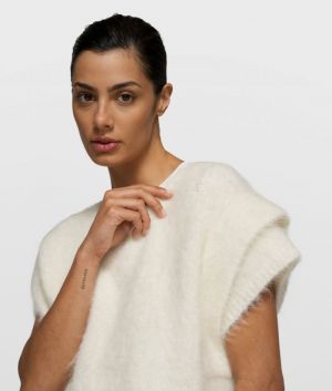 SLEEVELESS KNIT SWEATER ECRU