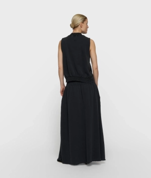 SMOCKED TOP DARK CHARCOAL